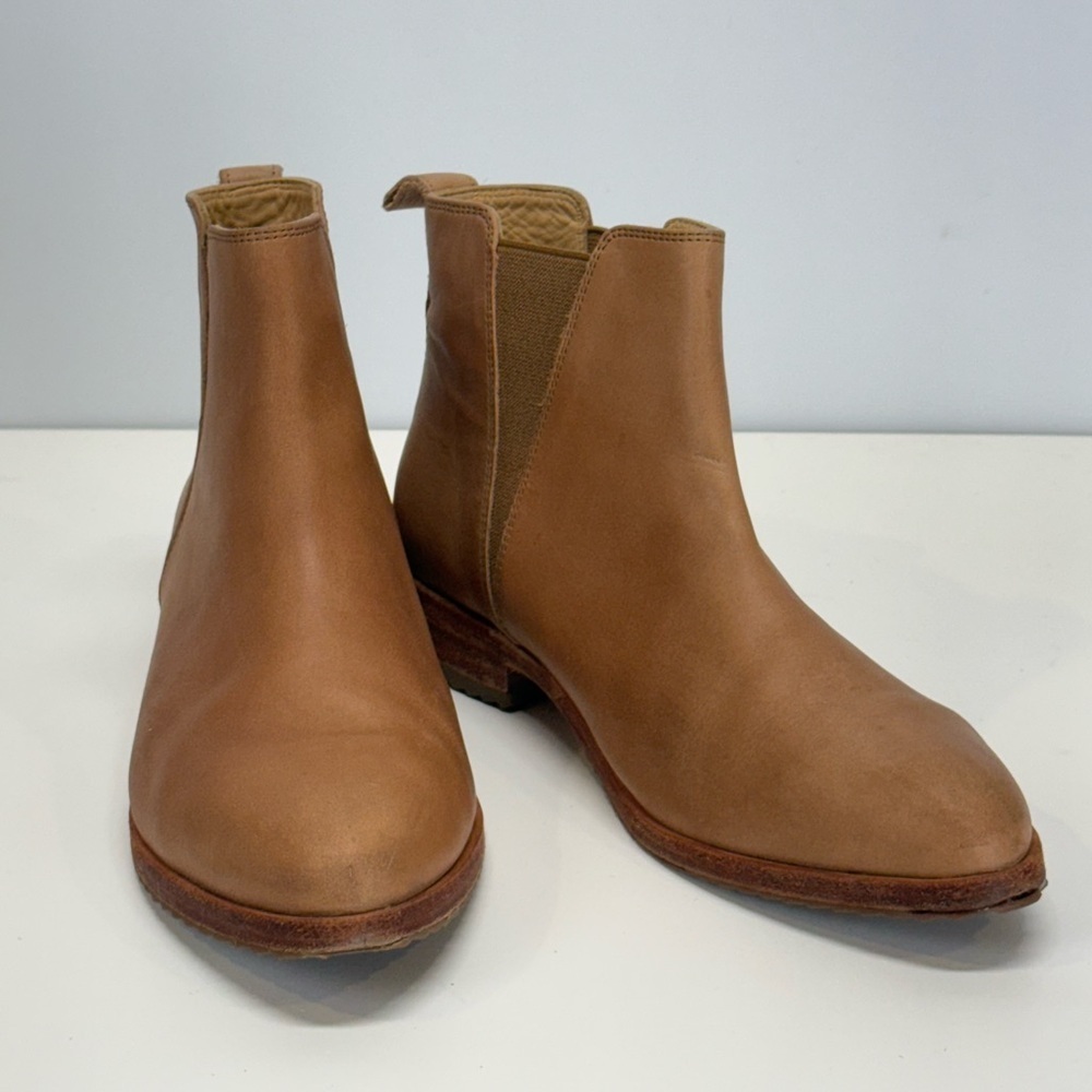 NISOLO Tan EVA EVERYDAY Leather Chelsea Boots size 8.
